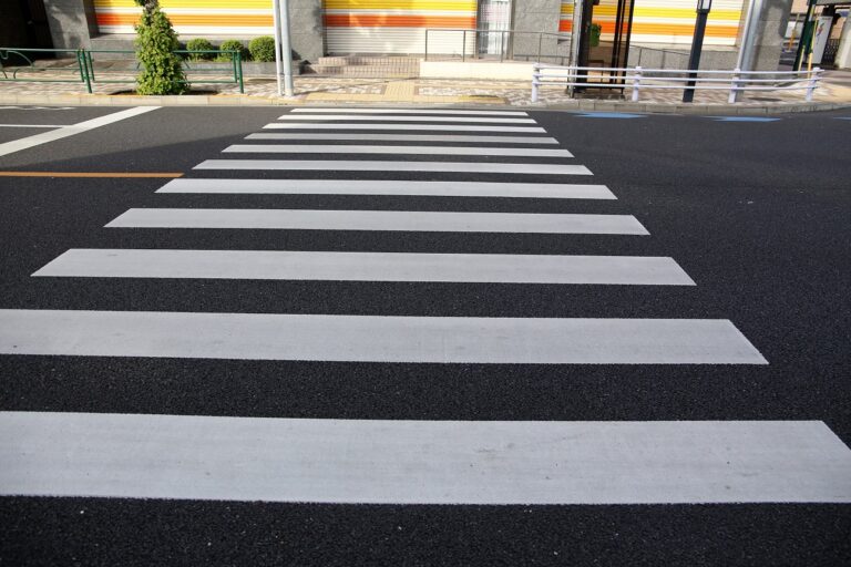 Apát és anyát gázolt halálra egy sofőr egy iskolai gyalogátkelőnél