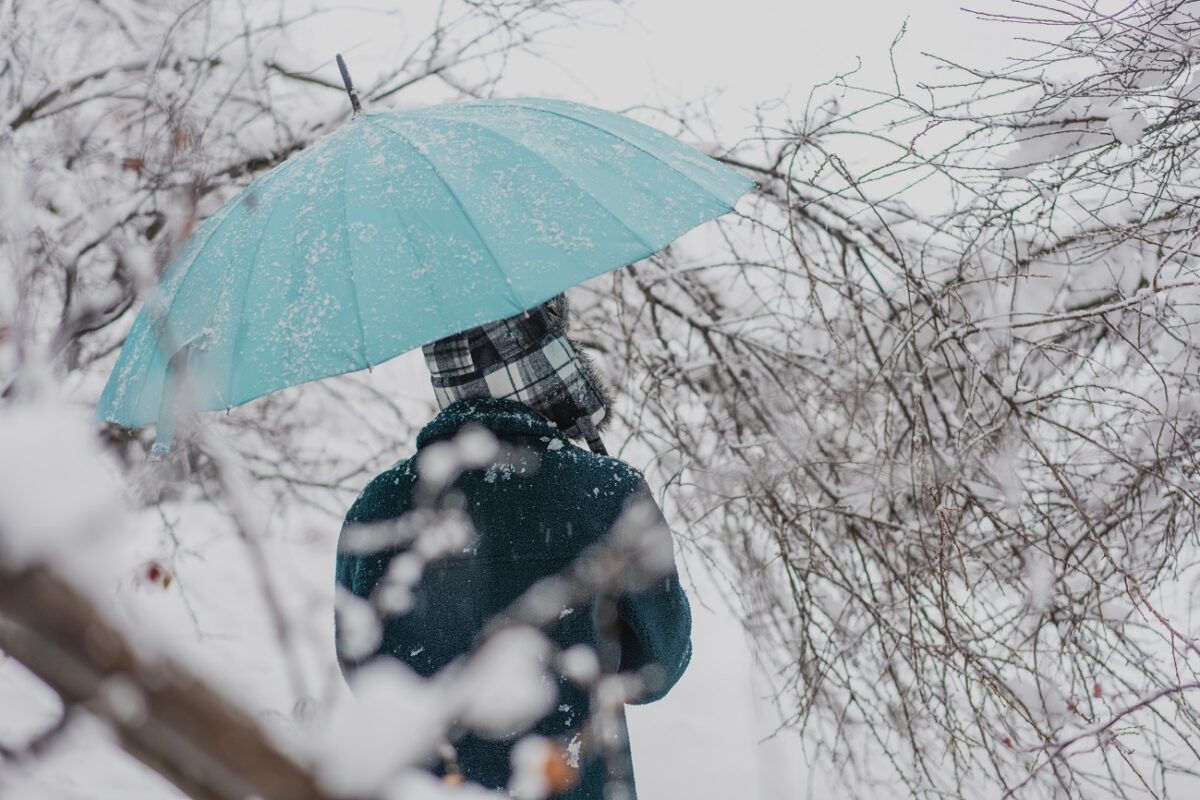 Egyedül hagyott újszülött kislányra találtak a fagyban egy parkban, majd jött a fordulat