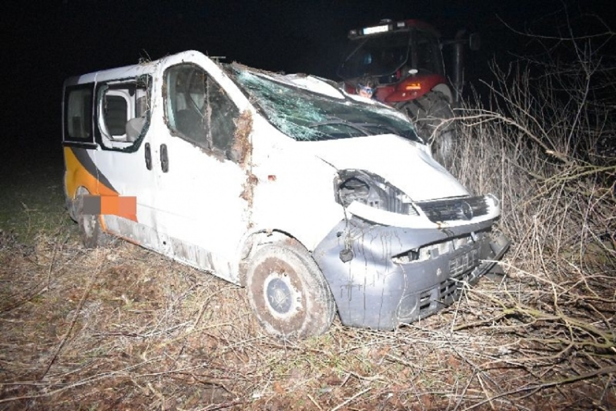 Engedély nélkül vitte el munkaadója autóját – borulás és totálkár lett a vége