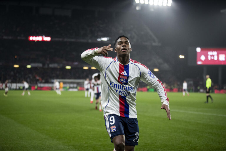 Hiába szuper-tehetség, nem küldi pályára a Real Madrid – Angliában kötheti ki