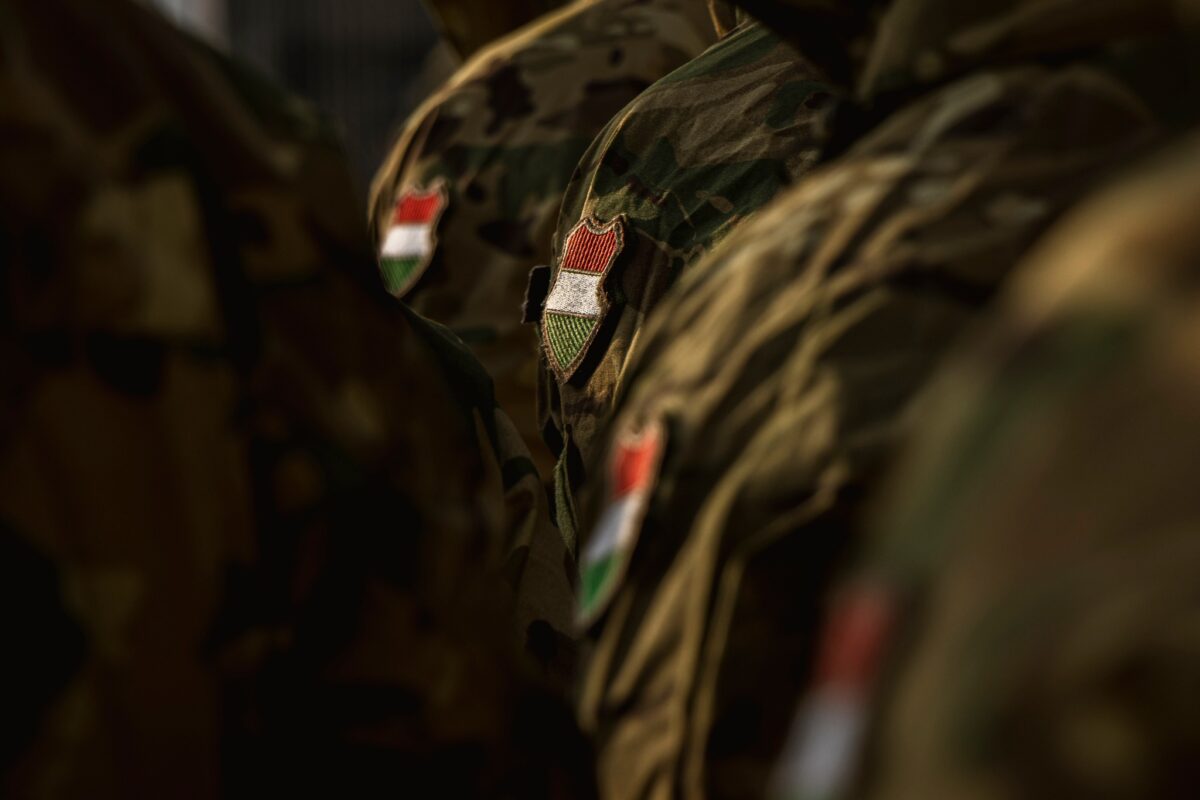 Lezárták a területet Dunakeszinél – világháborús gránát került elő egy szemétszedésen