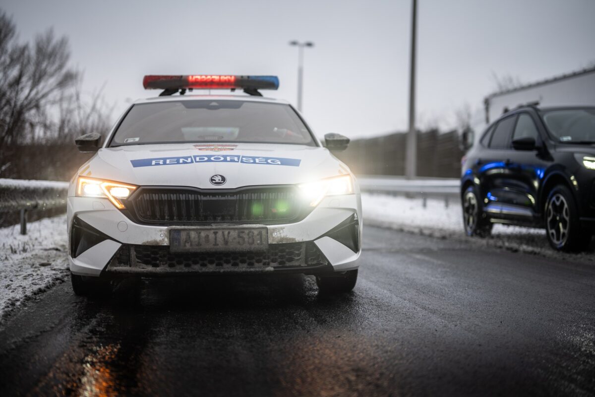 Reagált a Katasztrófavédelem – személyvonattal ütközött egy autó Tápiószecsőn