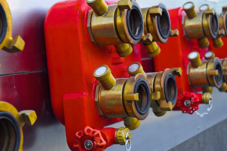 Újszülött babát találtak egy tűzoltóság mellett