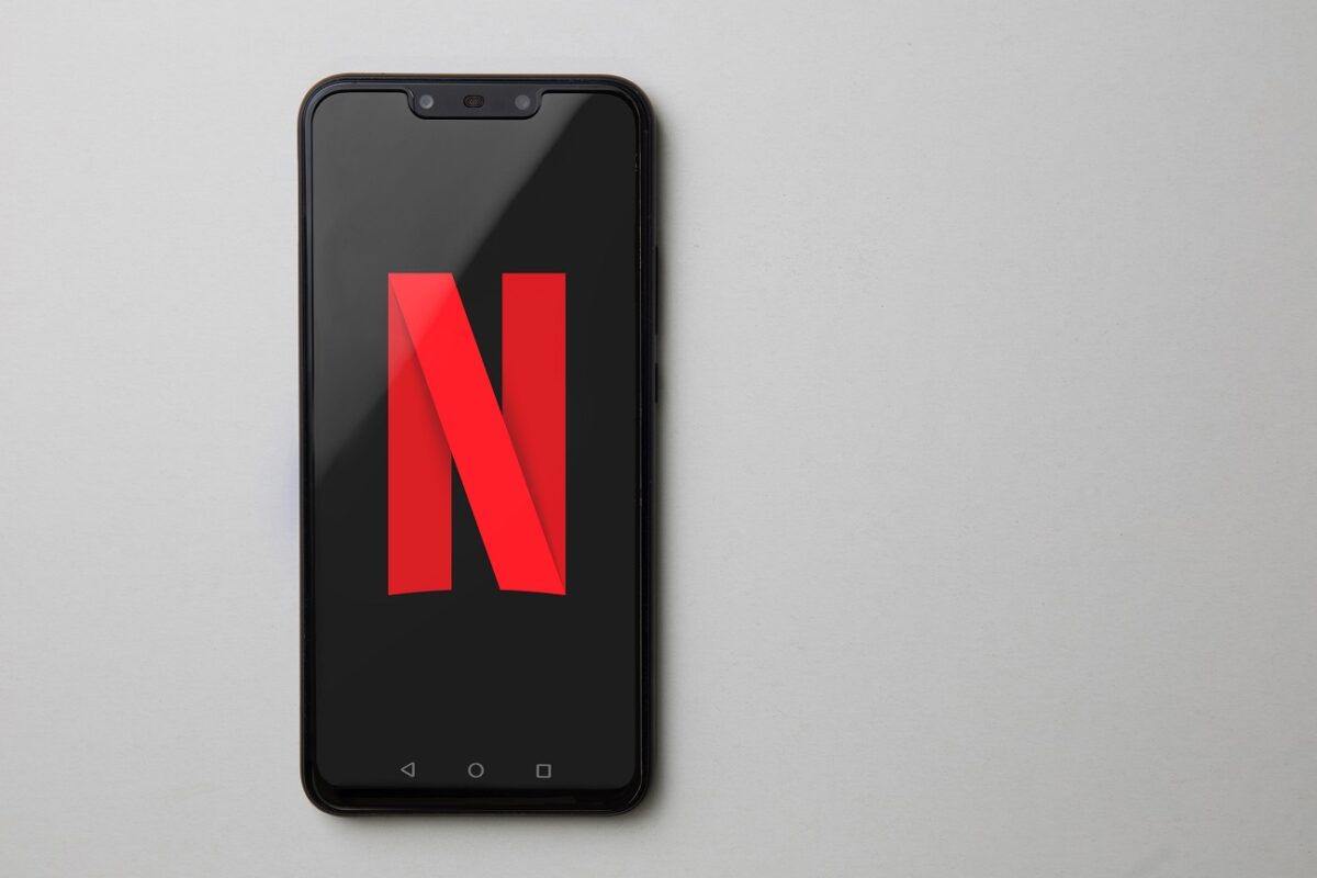 Ez most a Netflix legjobb sorozata – őrületes számokat produkál