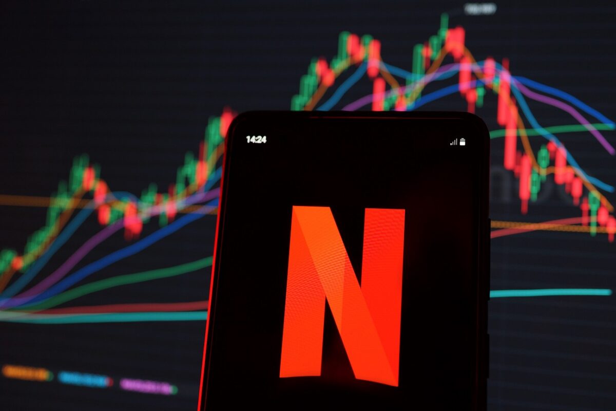 Nem lehet bírni a Netflix új kémthrillerével – már a magyarok is ezt nézik