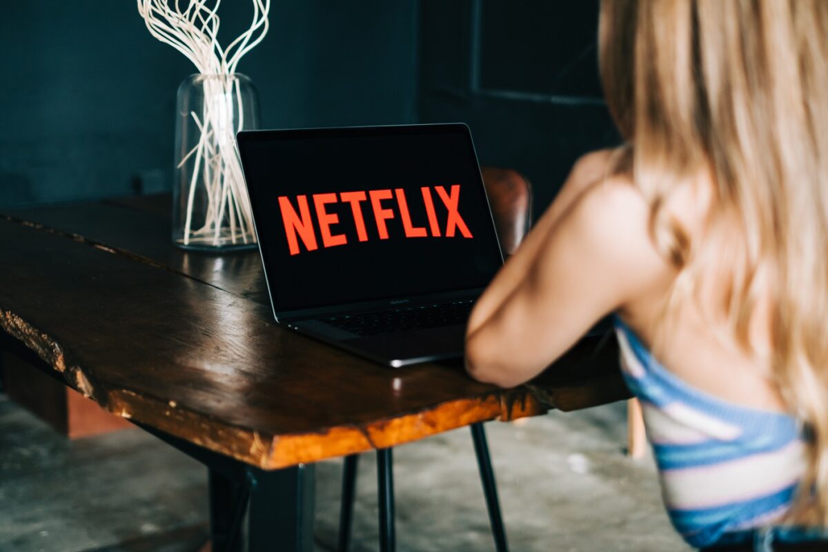 A Netflix új kémthrillere mindenkit lenyomotott a toplistán