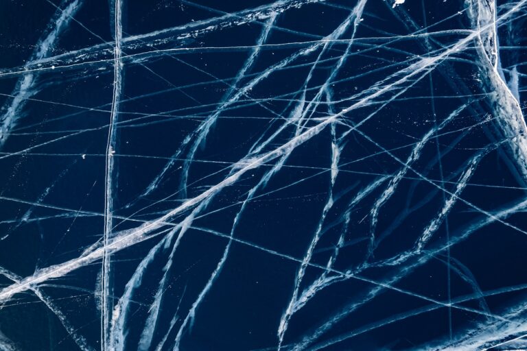 Bekövetkezett a legrosszabb – meghalt 2 kisfiú, miután beszakadt alattuk a jég