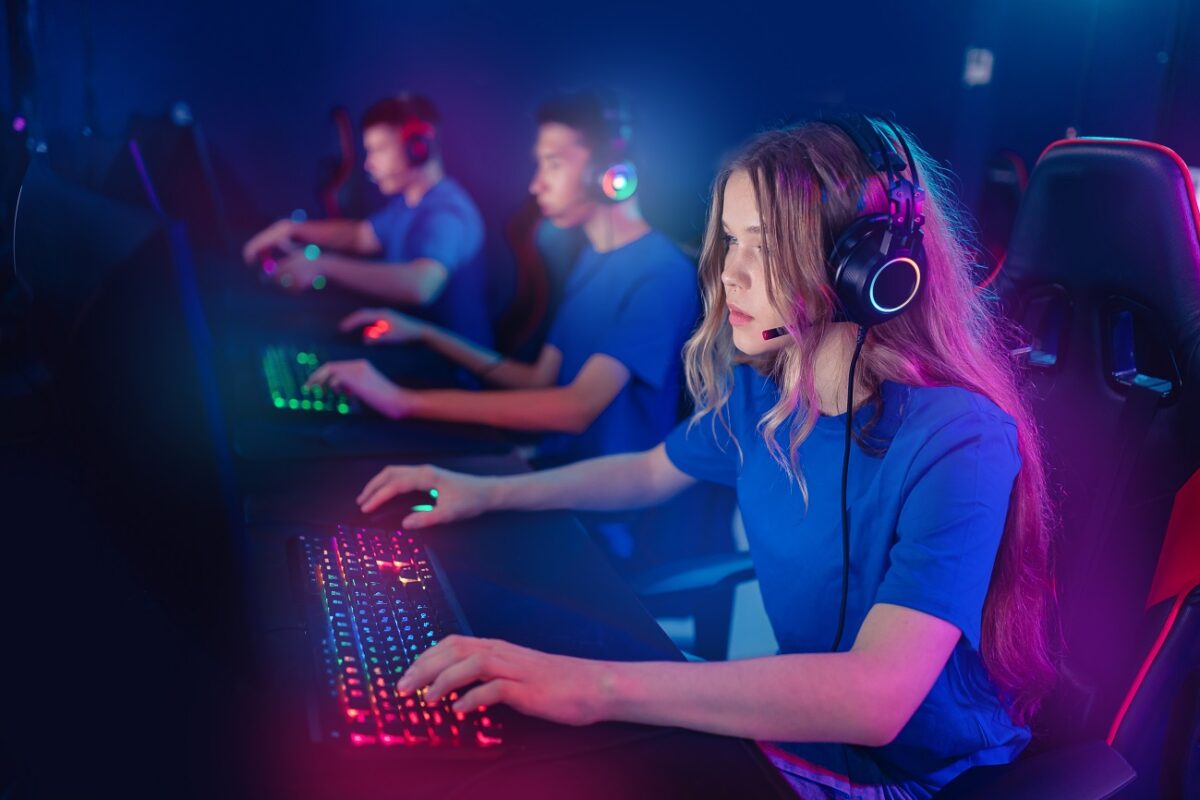 Ingyenes, nyílt világú fantasy RPG robbant be a Steamen