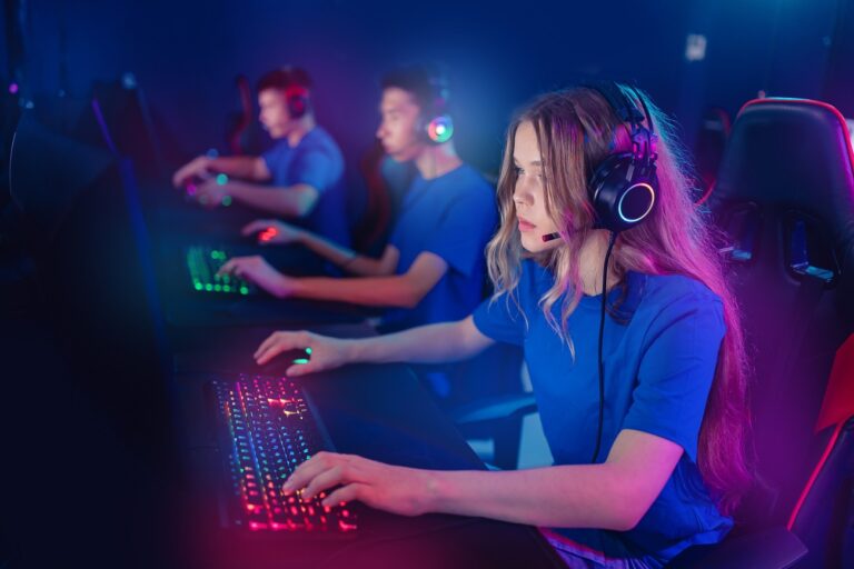 Ingyenes, nyílt világú fantasy RPG robbant be a Steamen