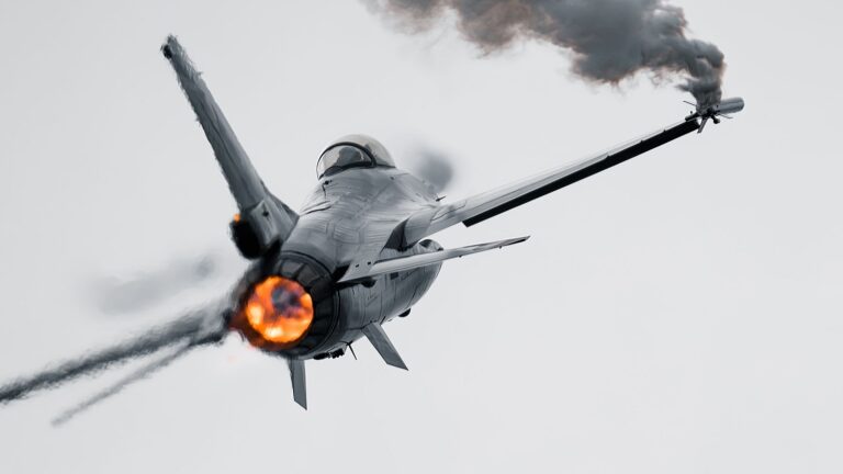 Földbe csapódott egy F-16-os az éjjel – meghalt a pilóta