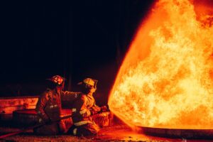 Videón a hatalmas csepeli tűzeset – 110 embert kellett azonnal evakuálni