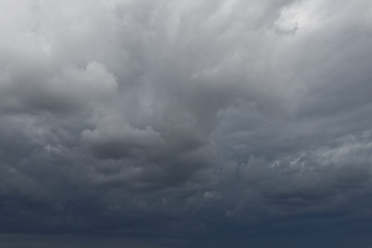 Nevetségesen gyenge időjárás vár ránk vasárnap – megint jobb otthon maradni