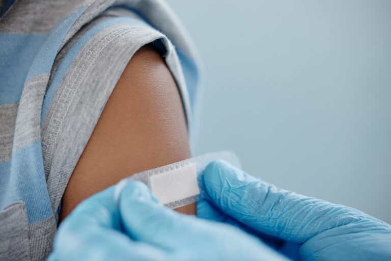 Veszettség elleni oltást is kapott, mégis meghalt a 12 éves fiú