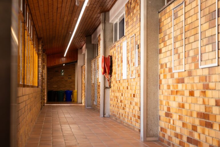 Tragédia az iskolában – meghalt egy 8. osztályos diák