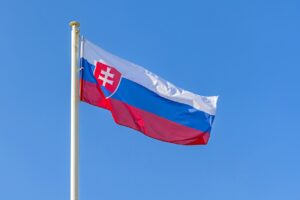 Rendkívüli bejelentést tett a szlovák kormány szombaton – borulhat a domino