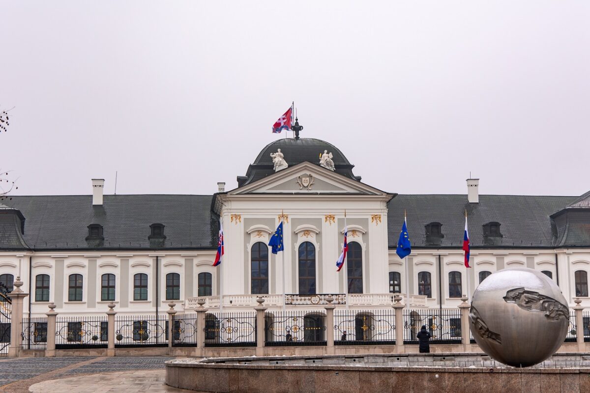 Megindult a dominó – azonnali bejelentést tett a szlovák kormány, és még nincs vége