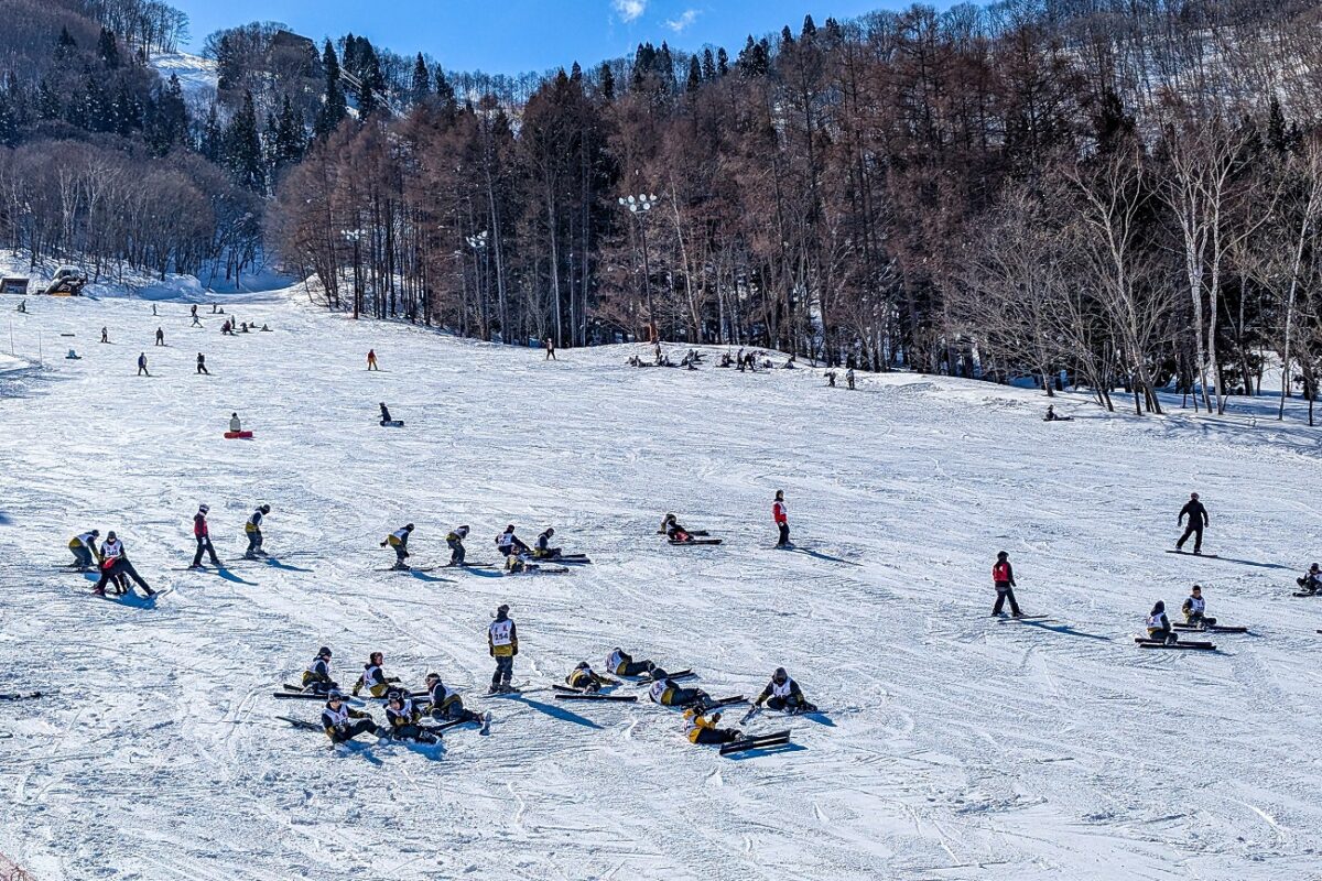 Snowboardos gázolt halálra egy 5 éves kislányt a sípályán, majd ő is meghalt