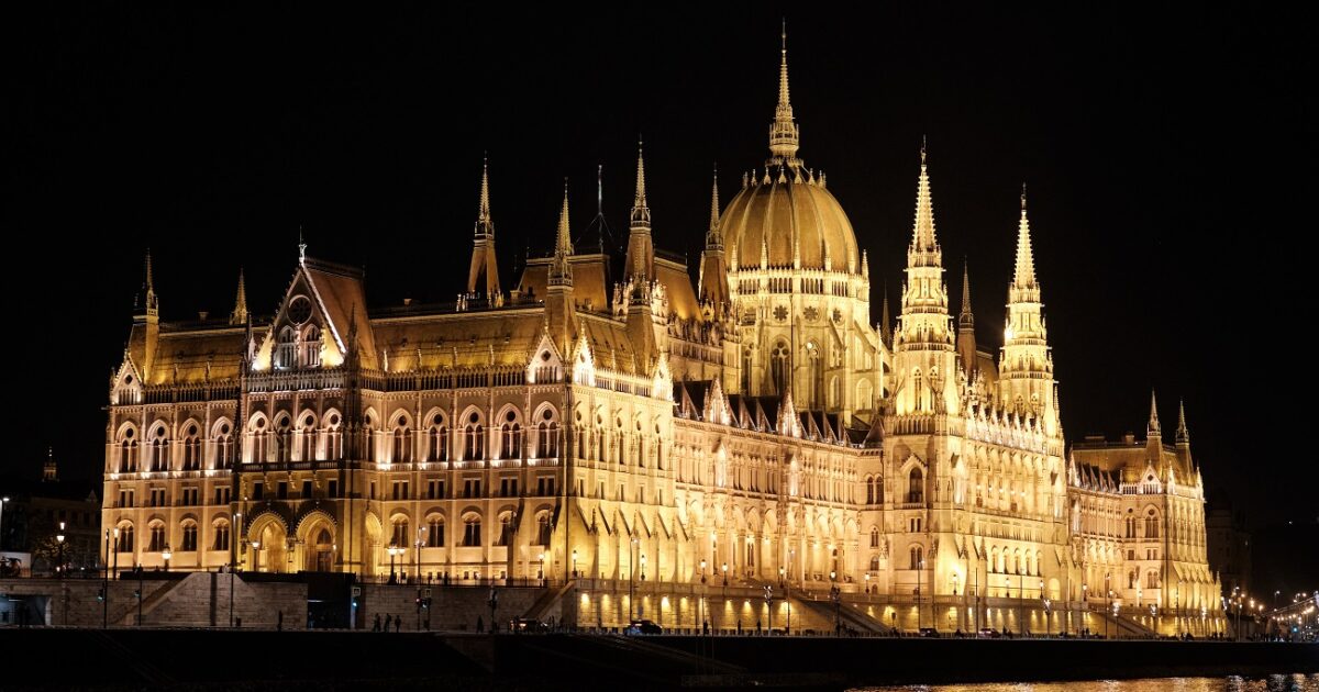 Rendkívüli sajtótájékoztatót tartott a magyar kormány csütörtök este Kép