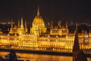 Betelt a pohár Magyarország kormányánál – rendkívüli bejelentést tettek péntek este