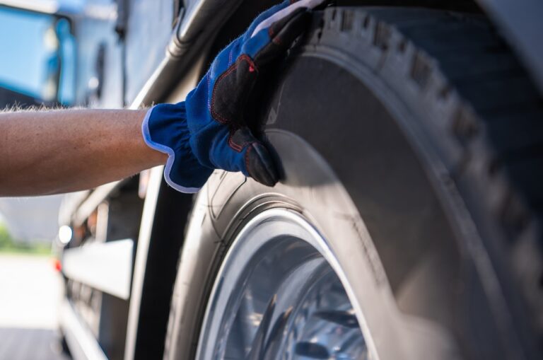 Drasztikus változás jön a kamionosok számára egy halálos baleset miatt