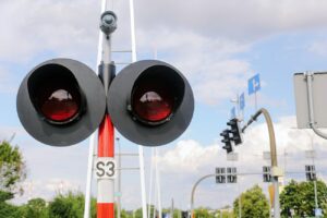 Megtámadtak és megharaptak egy vasútőrt Miskolcon a pályaudvaron