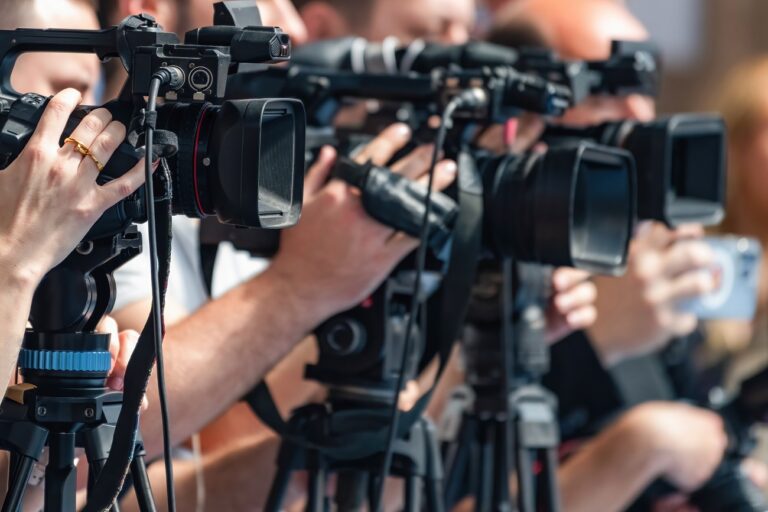 Hirtelen kirúgták az egyik legszebb riporternőt és anyát – ő az, akinek mennie kellett