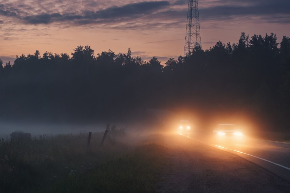Totális káosz és teljes lezárás az autópályán – 59 autó csapódott egymásnak a ködben