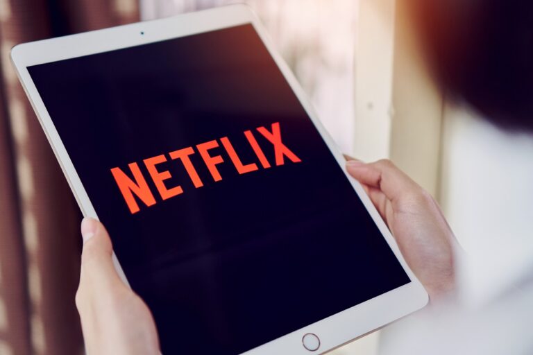 A Netflix egyik első nagy dobása ma is hibátlan – egy kihagyhatatlan sorozat