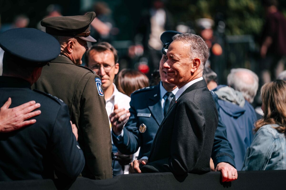 Nem játékfilm, mégis nagyszabású vállalás Tom Hanks új háborús projektje