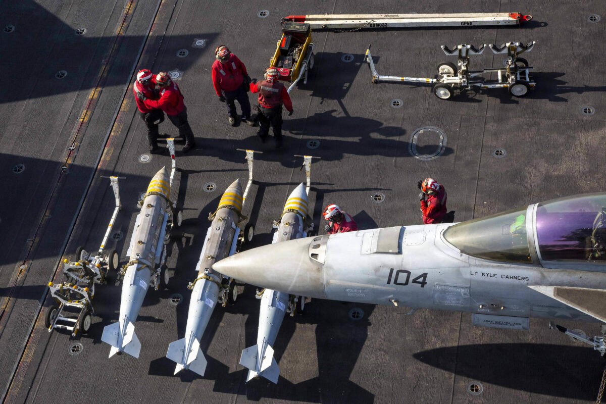 Óriási csapást mért Izrael Iránra – 50 gép csapott le az iráni vezetés bunkerére