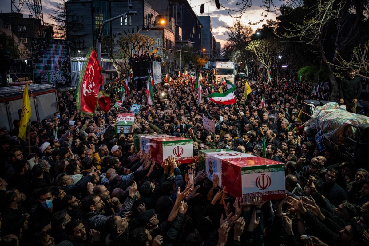 Példátlan és döbbenetes támadást hajtott végre Irán Izrael ellen – jönnek a részletek