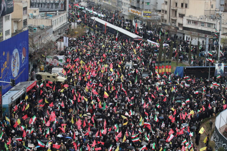 Totális elzárást vezetett be Irán a külvilágtól – 93 millió embert blokkolnak