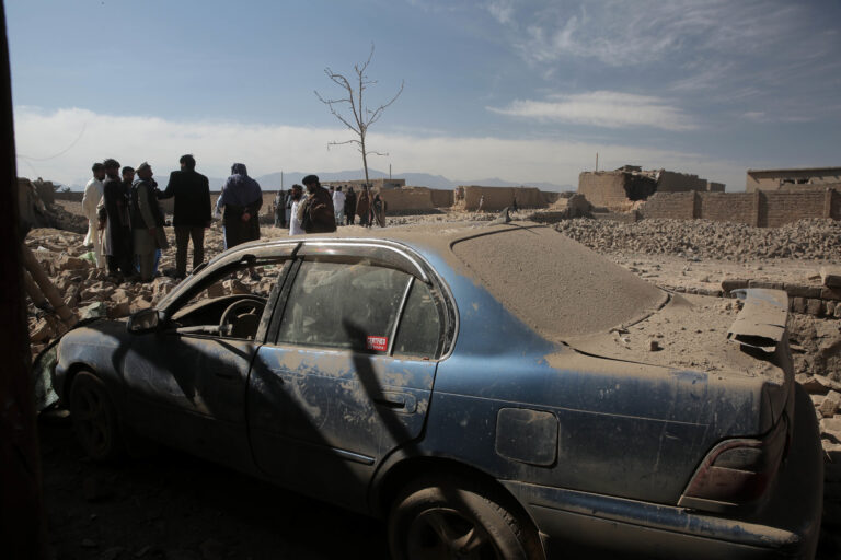 Kegyetlen és példátlan légicsapás történt – rengeteg a halott, óriási a káosz