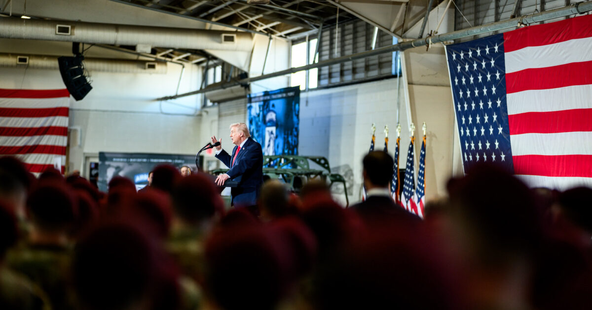 Példátlan csapást kaphat a nyakába Irán, ha ezt meg merik tenni Kép