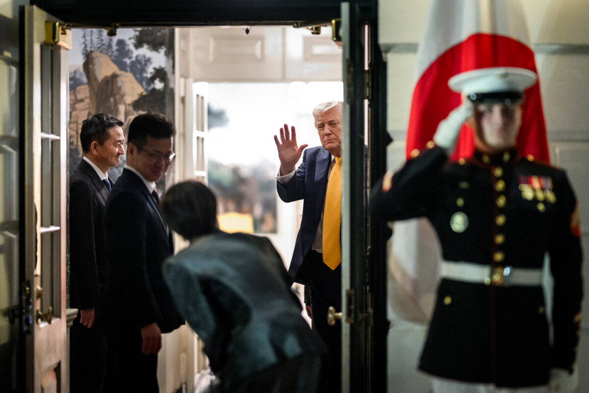 Rendkívüli bejelentéssel robbantotta be a hétvégét az USA Iránról