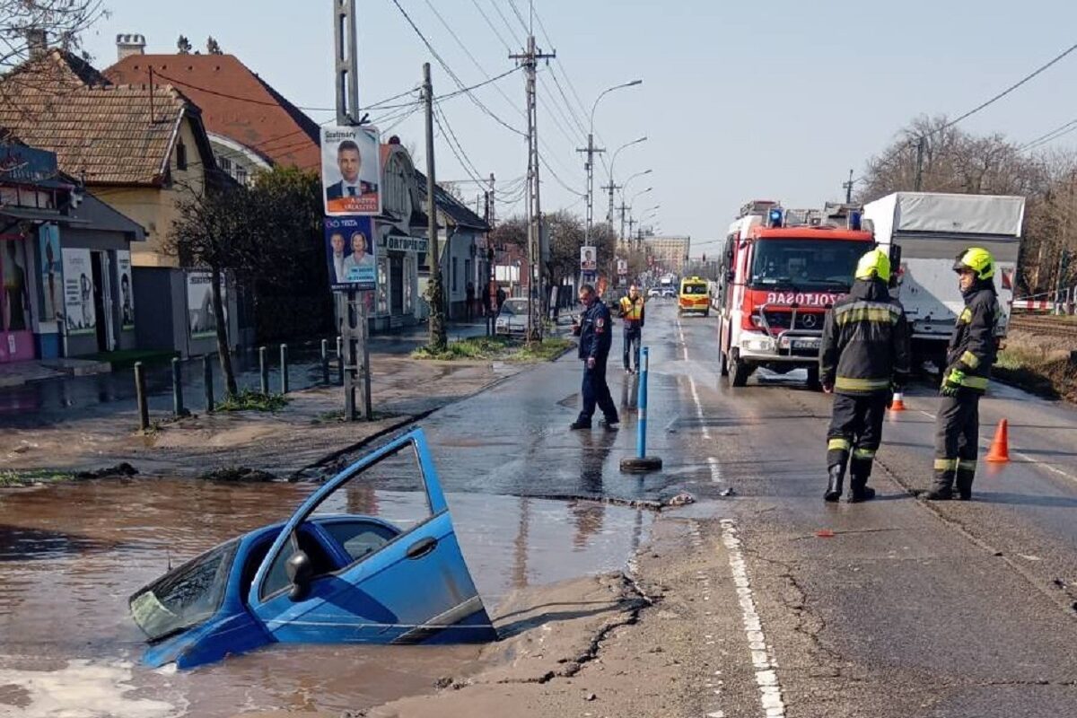 Akkora csőtörés van Budapesten, hogy majdnem elsüllyedt egy autó miatta