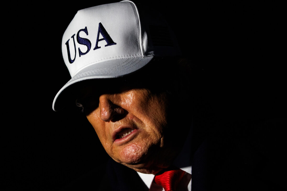 Hatalmas csapást mért az USA Iránra – 11 hajót repítettek a levegőbe