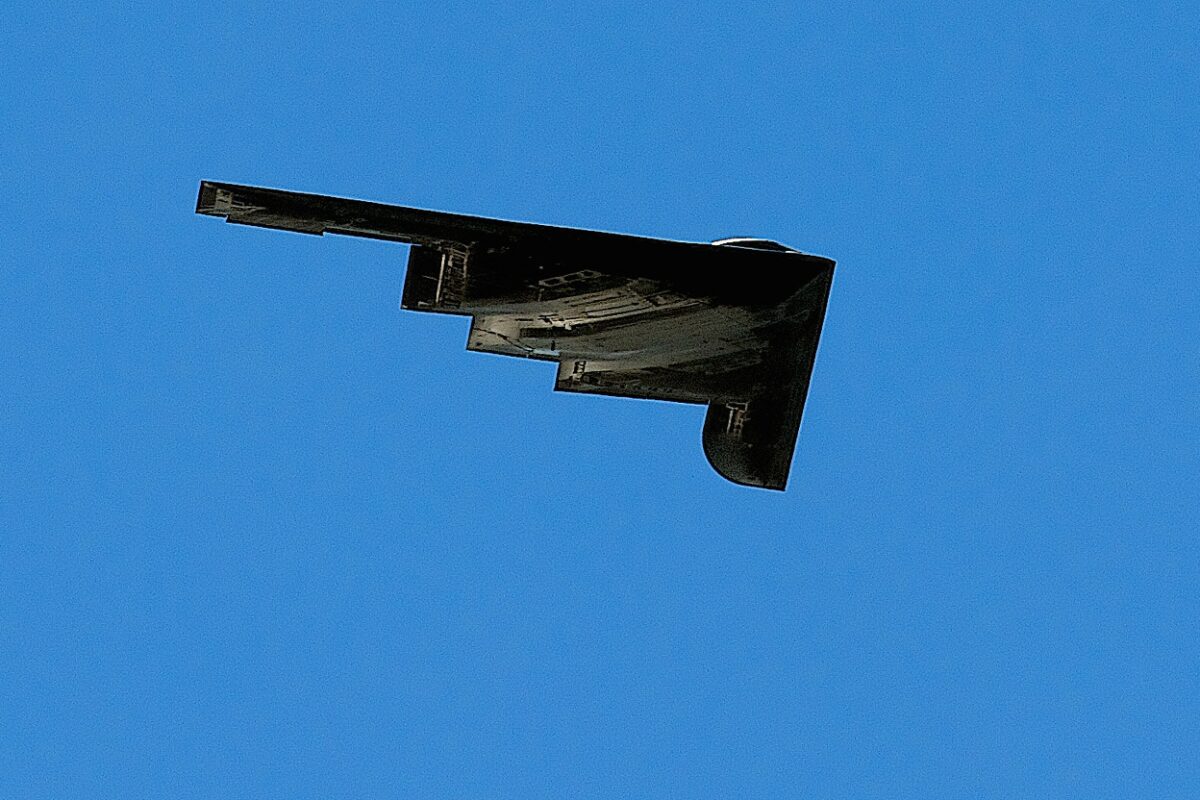 Ledobták Iránra az egyik legdurvább bombát – az USA-nál kezd betelni a pohár