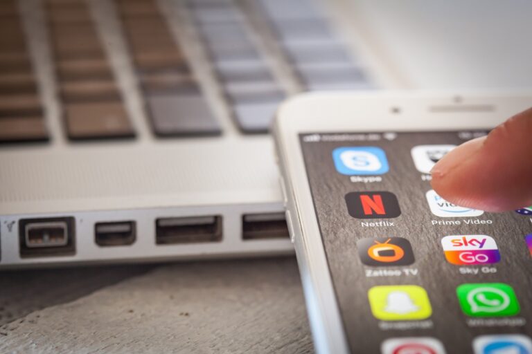 Ez a Netflix sci-fi thriller teljesen összezavarja az időről alkotott képed