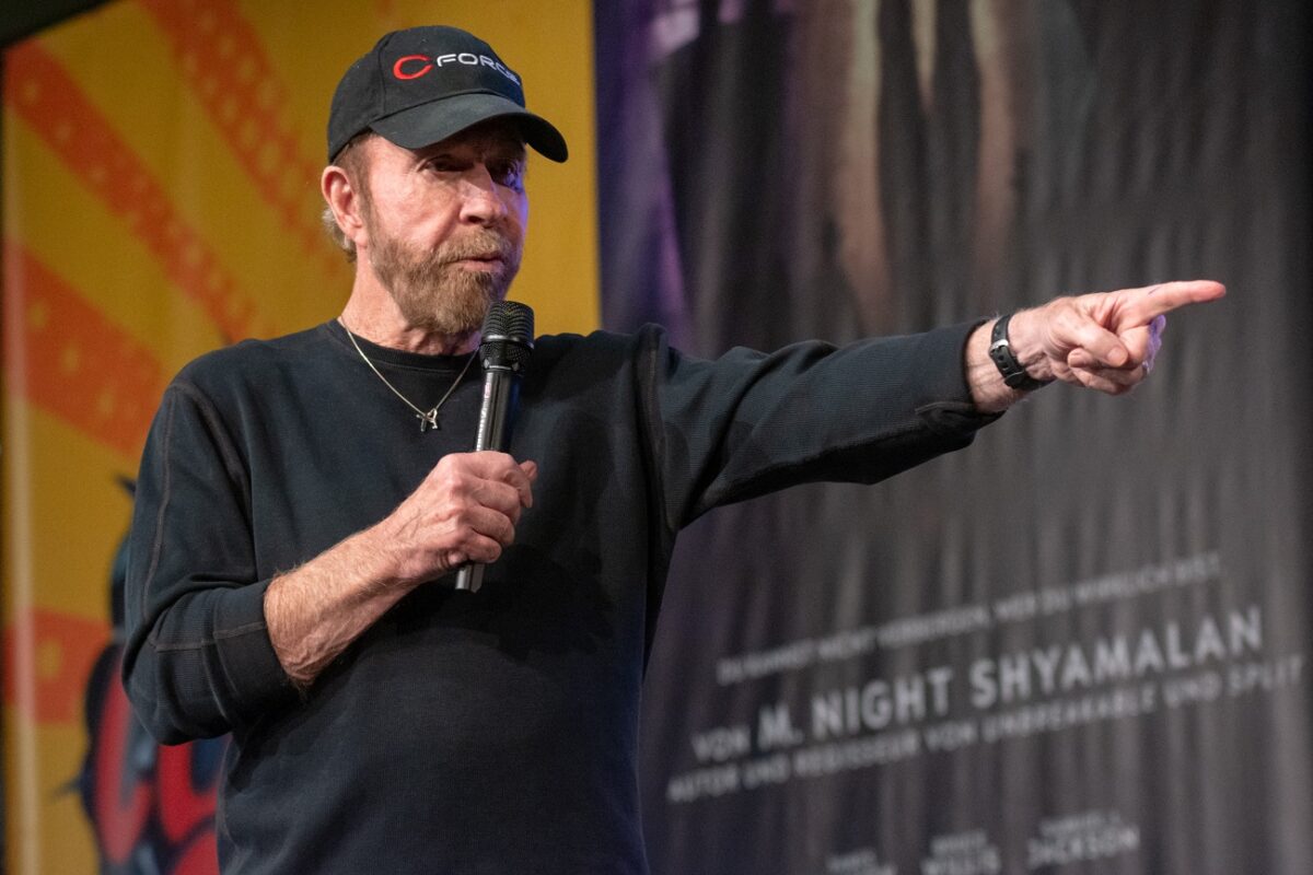 Friss információk érkeztek Chuck Norris állapotáról