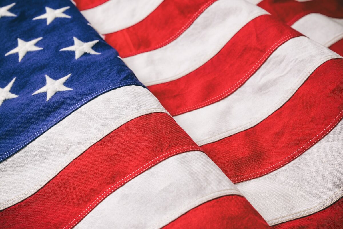 Hatalmas robbanások történtek az USA egyik bázisánál – rendkívüli közleményt adtak ki