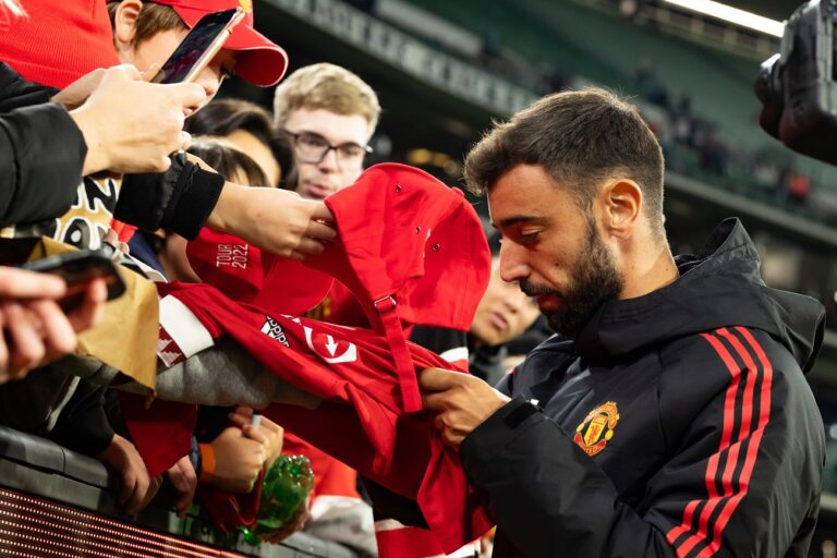Sokk az Old Traffordon, távozhat a Manchester United csapatkapitánya