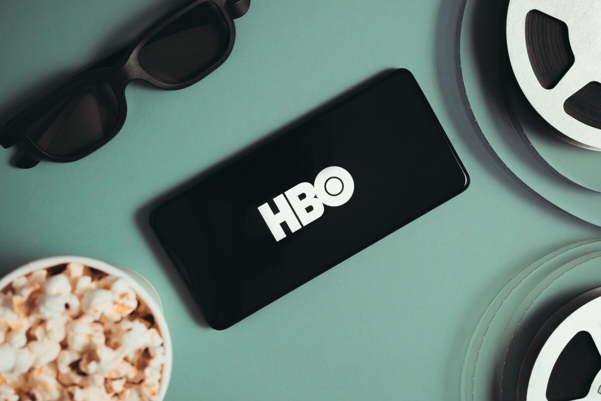 Van egy háborús sorozat az HBO Maxon, ami egyenesen letaglóz