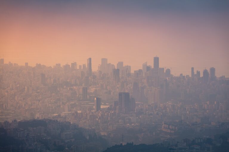 Elszabadult a káosz Libanonban Izrael parancsa után – tömegek kezdtek menekülni