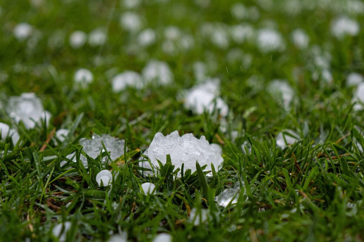 Drasztikus változás jöhet az időjárásban – jégeső és villámlás is érkezhet