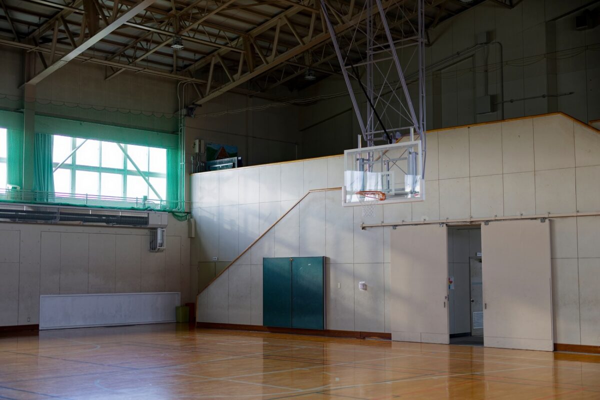 Testnevelésórán esett össze egy 14 éves fiú, majd meghalt