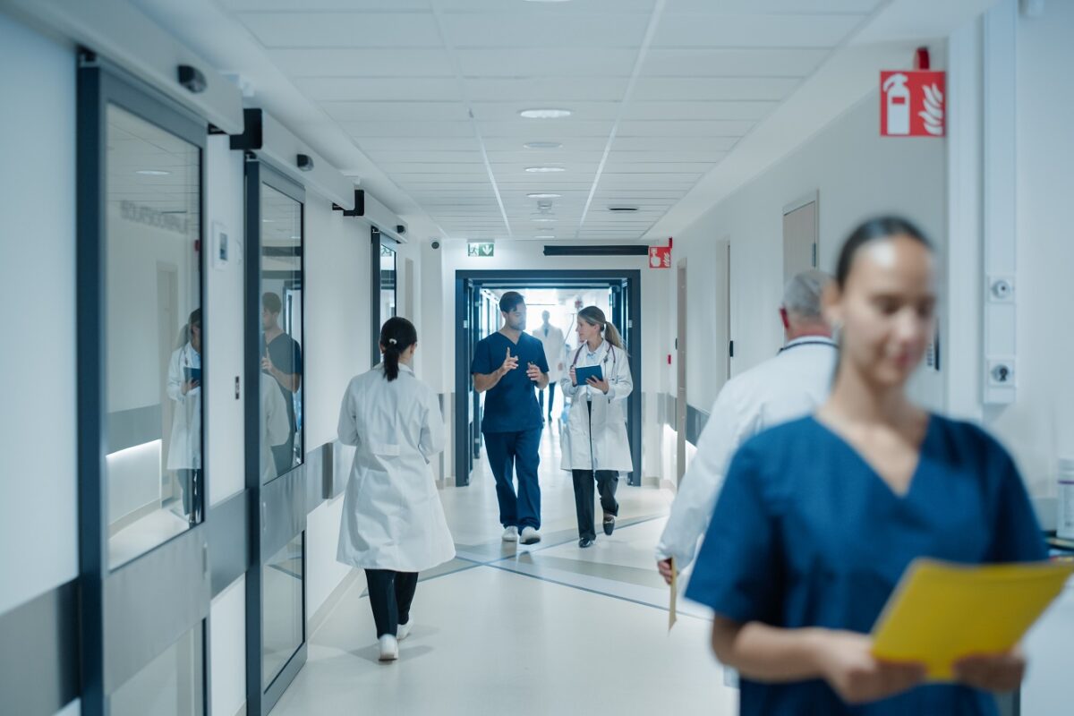 Egy 4 éves kislány életéért küzdenek az orvosok – bárkivel megeshet, ami vele történt