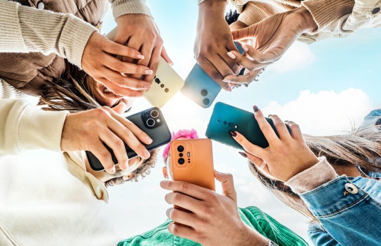 Betelt a pohár a magyar mobilszolgáltatóknál – komoly változások jönnek