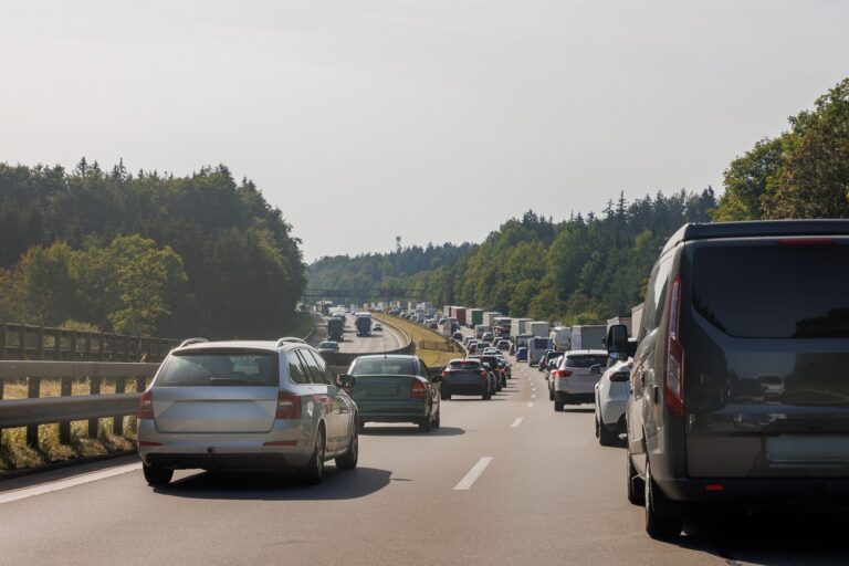 Magyar autósok, figyelem – egy rossz mozdulat, és máris jöhet az egymilliós büntetés