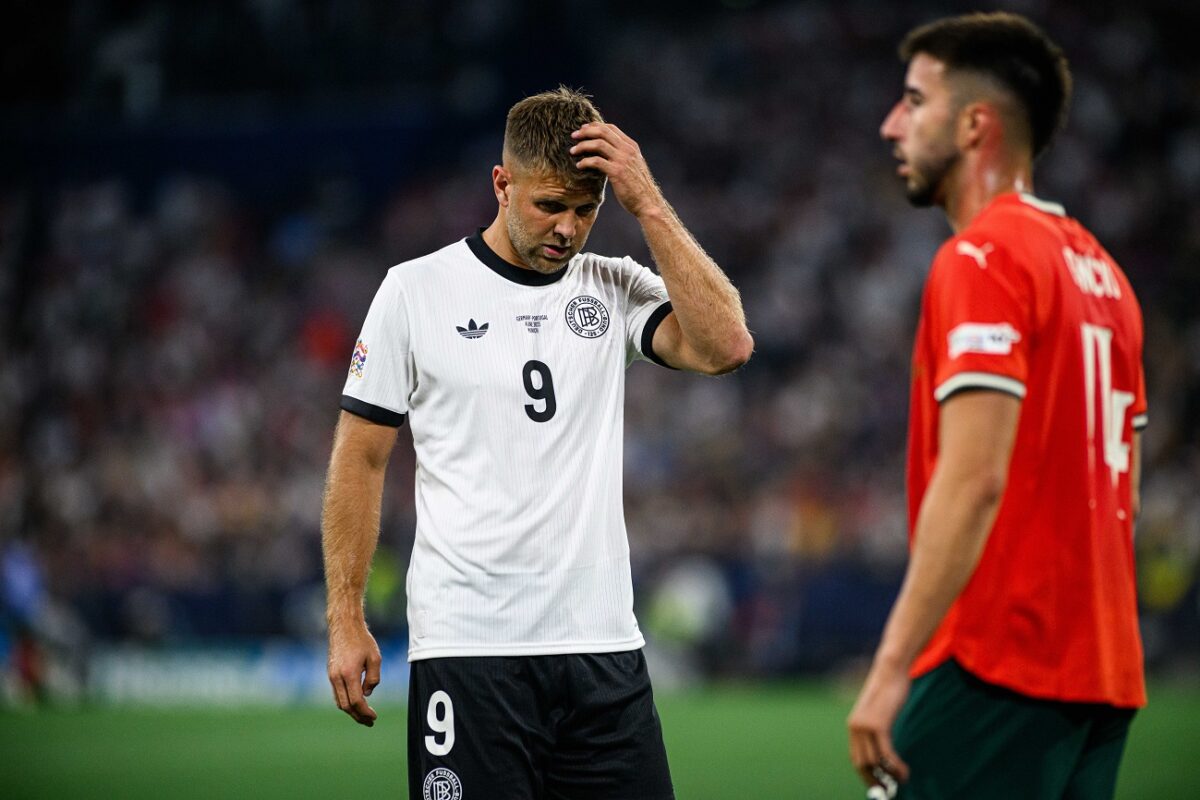 Villámgyors döntés az AC Milannál- máris elköszönnek a sztárcsatártól